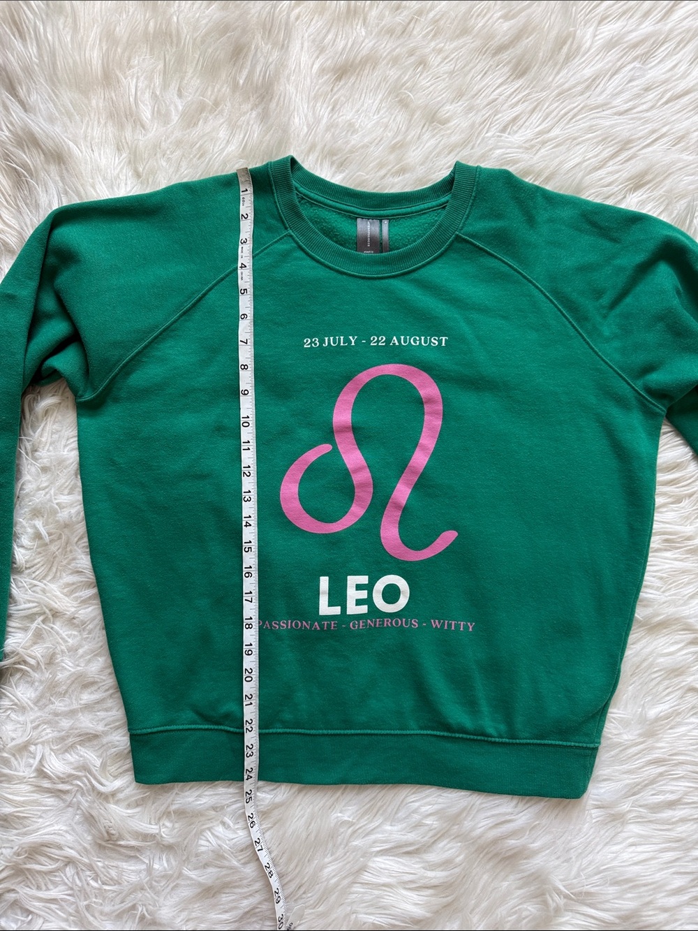 Anthropologie Catherine O'Sullivan The Zodiac LEO Green Sweatshirt Size M - Picture 9 of 9